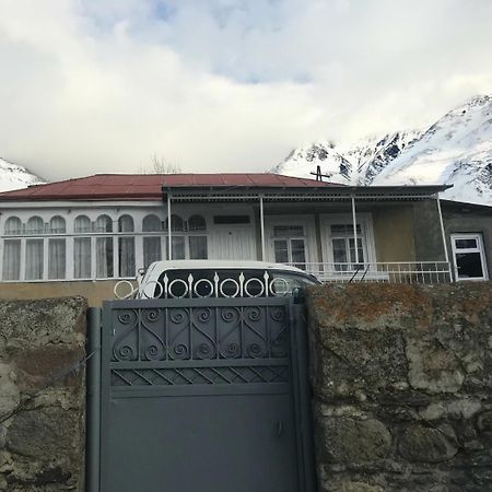 Sabuka Qushashvili Ξενοδοχείο Kazbegi Εξωτερικό φωτογραφία